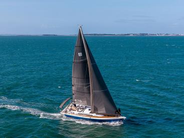 Dufour 470 - Under sails