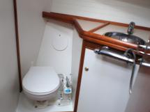 Owner's front starboard bathroom
