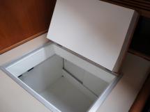 Fridge - frozen food compartment