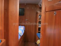 AYC Yachtbroker - Alliage 41 - Forward cabin alleyway