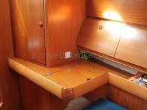 Forward cabin dressing table