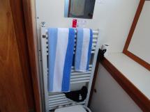 AYC Yachtbrokers - Trawler Meta King Atlantique - Bathroom