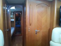 Sun Odyssey 54 DS - Lateral forward cabins doors
