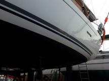 AYC Yachtbroker - Dufour 405 Grand Large - Port side
