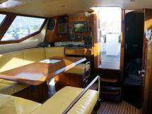 AYC Yachtbroker - JFA 45 Deck Saloon - Deck saloon and chart table
