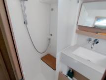 Dufour 470 - Aft bathroom