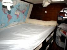 Starboard central cabin (double berth)