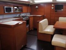 Saloon / Galley