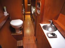 Owner's starboard front bathroom (separate shower)