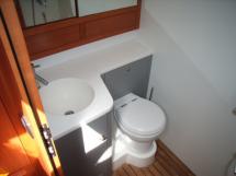 AYC - SALT 57 / Owner's bathroom