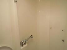 AYC - Oceanis 423 / Forward bathroom