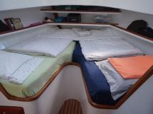 AYC - Trawler fifty 38 / Owner's front cabin