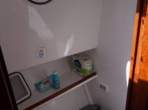AYC - Trawler fifty 38 / Front starboard toilet