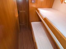 OVNI 47 - Bunk beds portside cabin