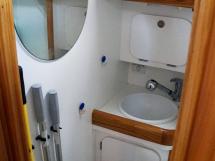 OVNI 435 - Aft starboard bathroom