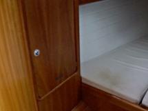 OVNI 455 - Aft starboard cabin / wardrobe
