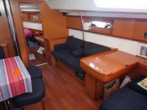 Oceanis 50 - Starboard benchseat