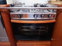 Oceanis 50 - Stainless steel kitchen stove