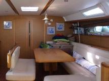 Sun Odyssey 49 i - Saloon cockpit and benchseat