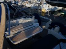 Oceanis 473 - Unfolded cockpit table