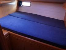 Cigale 16 - Double bed in the central lateral port cabin