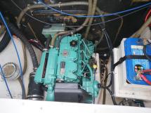 Nautitech 435 - Port hull engine room