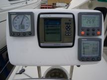 Nautitech 435 - Port steering station electronics