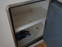 Nautitech 435 - Stainless steel door fridge