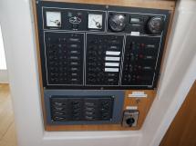 Nautitech 435 - Electric panel