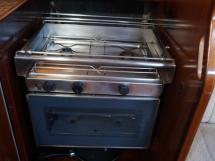 Santorin Ketch - Gimbaled stainless steel oven