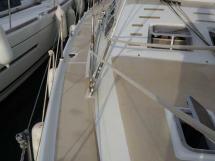 Universal Yachting 49.9 - Cat walk starboard