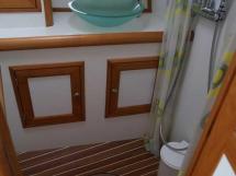 Universal Yachting 49.9 - Bathroom