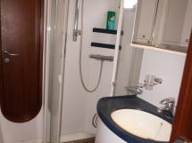 Catana 582 Caligo - Owner's bathroom