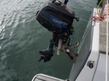 RM 1200 - Outboard engine on support