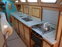 Patago 40 - Long shaped galley