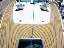 Sun Odyssey 54 DS - Teak forward deck