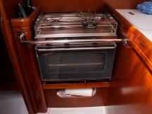 Oceanis 323 Clipper - Eno stainless steel oven