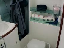Oceanis 323 Clipper - Bathroom