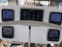 AYC Yachtbroker - Cigale 16 - Electronics at the steering position
