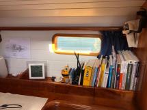 AYC Yachtbroker - Cigale 16 - Bookshelf