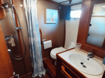 Belliure 50MS - Owner's private bathroom