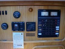 AYC Yachtbroker - OVNI 36 - Electrical panel
