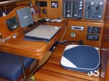 Hunter 426 DS - Chart table