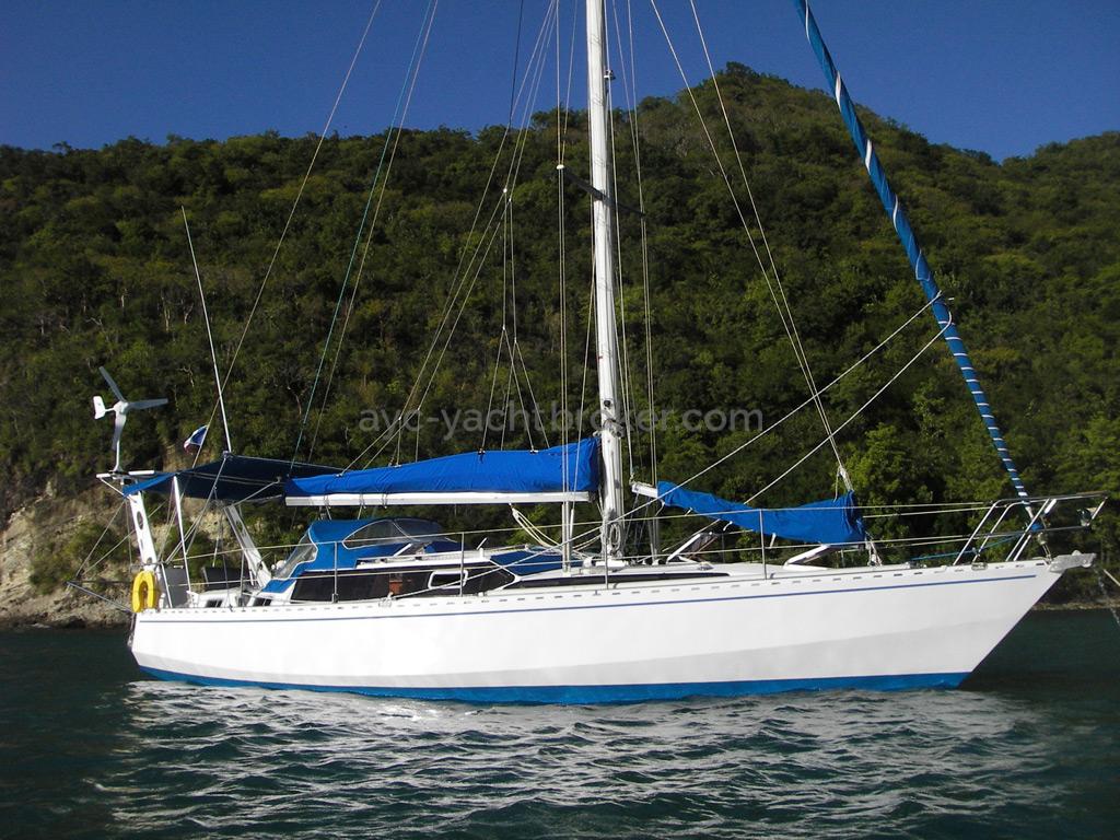 AYC Yachtbroker - Gael 43 - At anchor