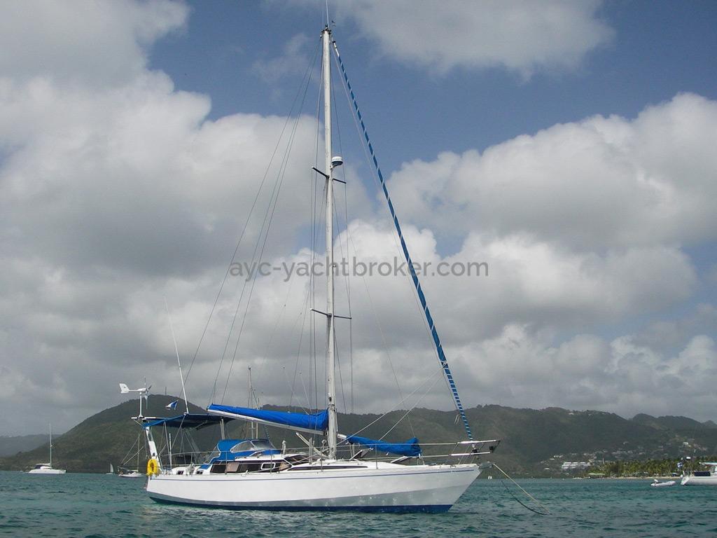 AYC Yachtbroker - Gael 43 - At anchor