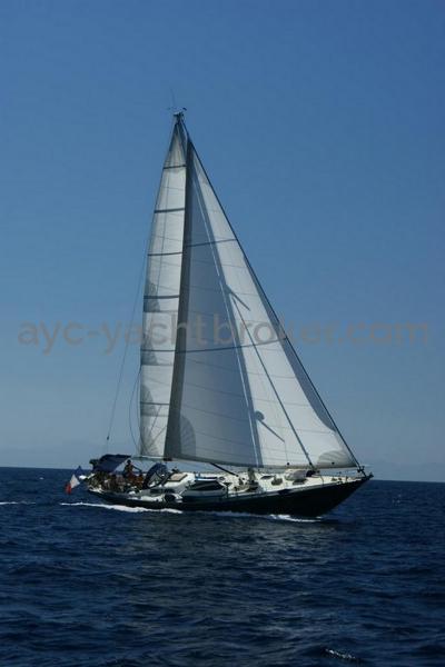 AYC ISLANDER 55 - Under sails