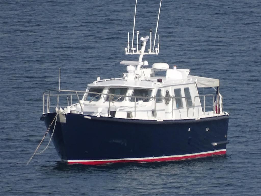 AYC Yachtbrokers - Trawler Meta King Atlantique - Anchored