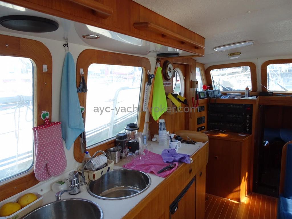 AYC Yachtbrokers - Trawler Meta King Atlantique - Galley