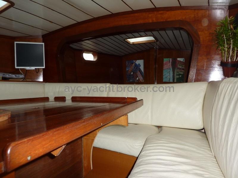 AYC Yachtbroker - Nemophys 50 - Saloon + forward bed