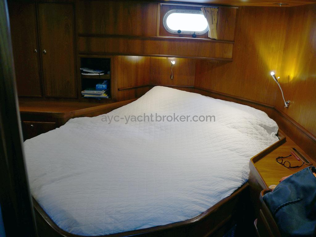 Searocco 1500 Trawler - Central cabin